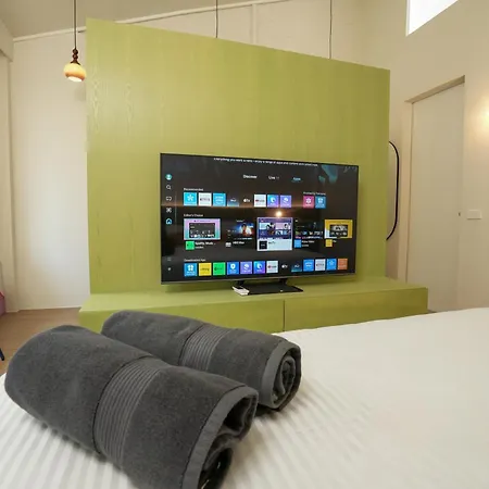 Day One Space - Bts On Nut - Live Above Cowork Cafe