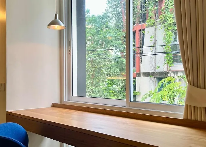 Day One Space - Bts On Nut - Live Above Cowork Cafe 3*