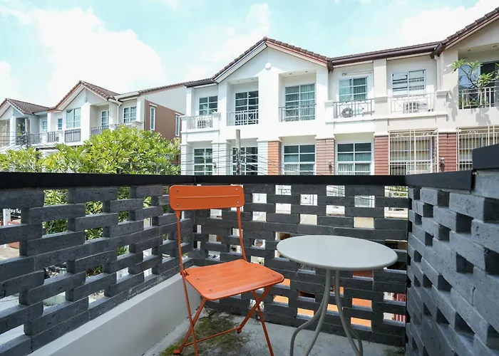 Guest house Day One Space - Bts On Nut - Live Above Cowork Cafe 3*