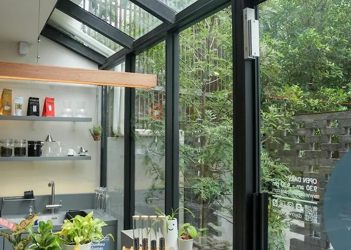 Day One Space - Bts On Nut - Live Above Cowork Cafe Guest house 3*