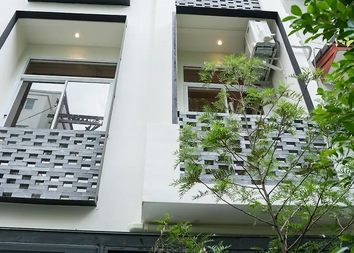 Day One Space - Bts On Nut - Live Above Cowork Cafe 3* Bangkok